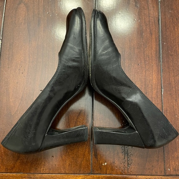 Antonio Melani Leather SZ 9 Black Heels - Picture 3 of 4